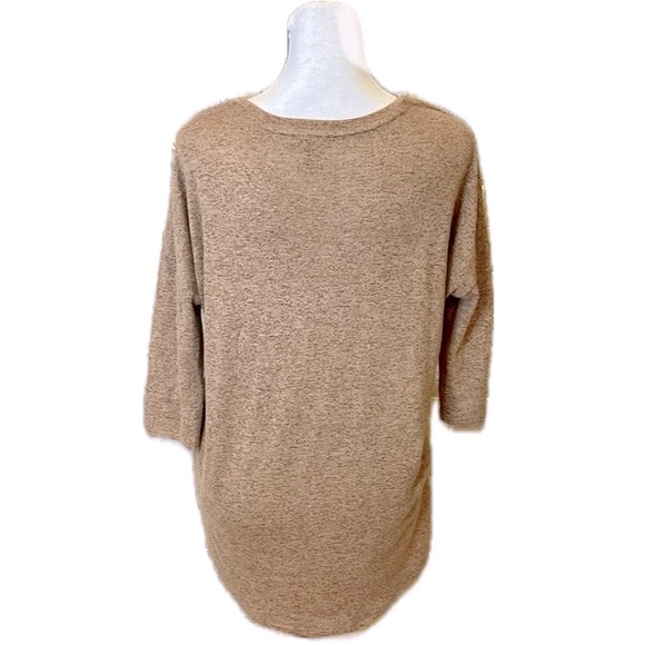 Express Tan Oversized 3/4 Sleeve V-Neck Sweater, Women’s Size XS. - Picture 4 of 6